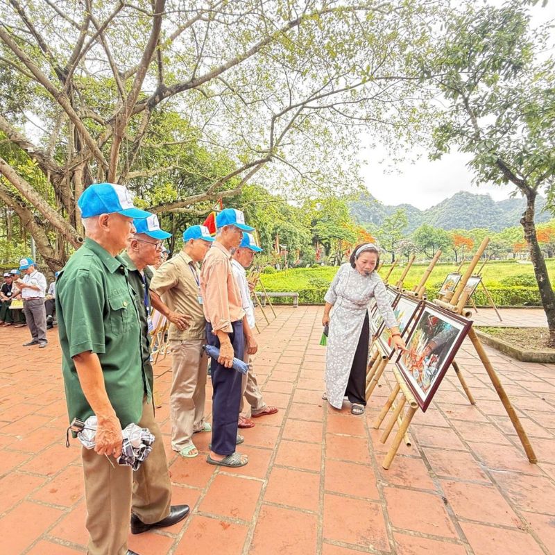 1 Day In Ninh Binh Temple, Peaks & Peaceful Rivers (3) 1 Day In Ninh Binh Temple, Peaks & Peaceful Rivers