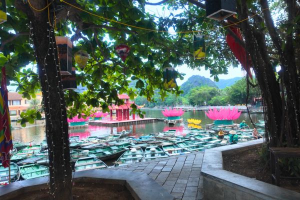 Tam Coc Boat Ride