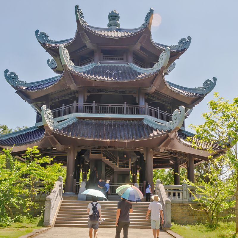 1 Day Tour Hanoi Bai Dinh Trang An Mua Cave (7) 1 Day Tour Hanoi – Bai Dinh – Trang An – Mua Cave
