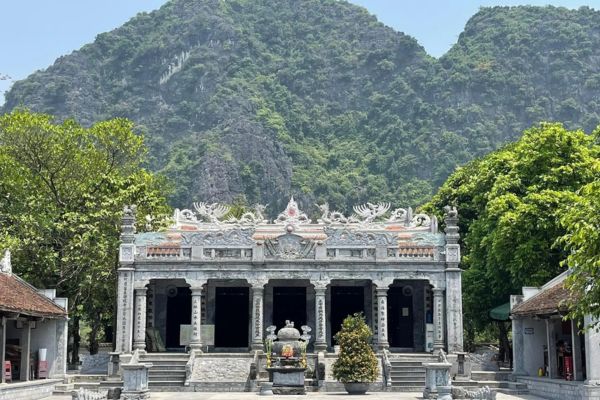 Discover the Hidden Beauty of Ninh Binh with a Unique Jeep Adventure