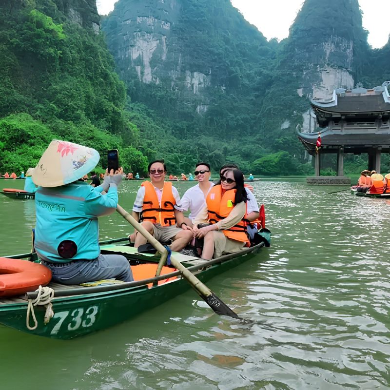 Discover the Hidden Beauty of Ninh Binh with a Unique Jeep Adventure (6) Discover the Hidden Beauty of Ninh Binh with a Unique Jeep Adventure