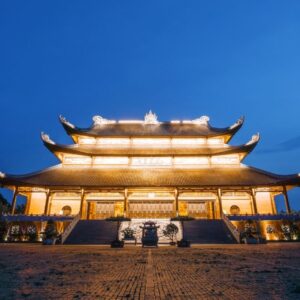 2-Day Tour from Hanoi: Hoa Lu or Bai Dinh – Trang An – Mua Cave – Cuc Phuong National Park