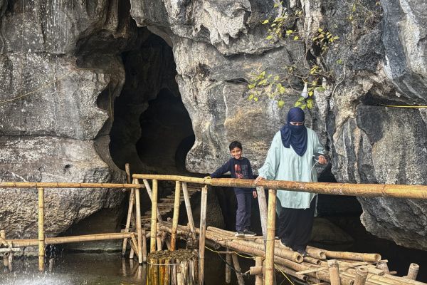 Buffalo Cave Rural Experience – Buffalo Bathing, Rice Farming and Traditional Cooking in Vietnam