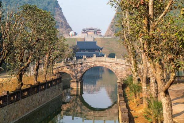 Ninh Binh vs Halong Bay
