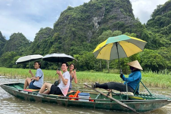 Ninh Binh vs Halong Bay